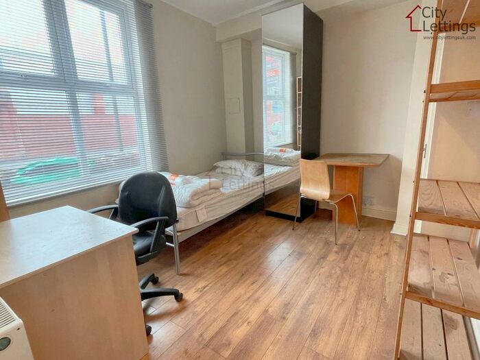 Studio To Rent In Hartley Road, Radford, NG7