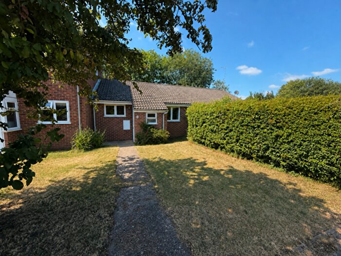 2 Bedroom Terraced Bungalow To Rent In Meadway, Buckingham, MK18