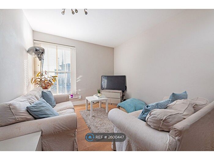 4 Bedroom Flat To Rent In Clapham Road, London, SW9