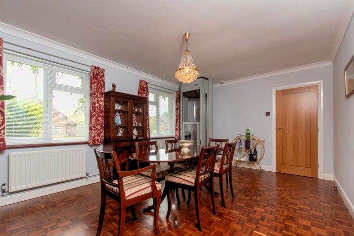 4 Bedroom Detached House For Sale In Sole Street, Cobham, Kent, DA12