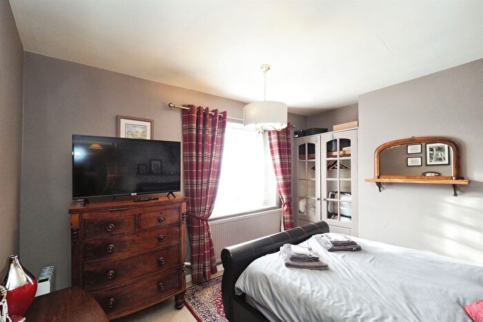 2 Bedroom Cottage For Sale In Parkside, Belper, DE56