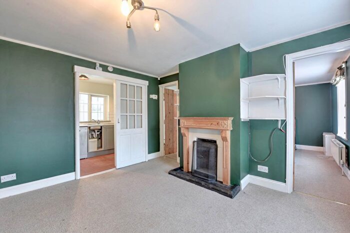 2 Bedroom Semi-detached House For Sale In Newtown Gardens, Henley On Thames, RG9