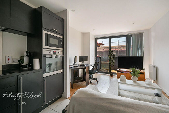 1 Bedroom Flat For Sale In Bermuda Way, London, E1