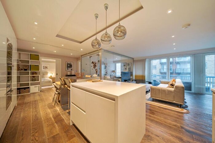 3 Bedroom Flat For Sale In Rotherhithe Street, London, SE16