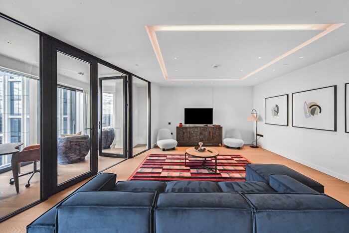 3 Bedroom Flat To Rent In River Park Tower, London, SW8