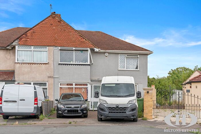 6 Bedroom Semi-detached House For Sale In Harrow Road, Feltham, TW14