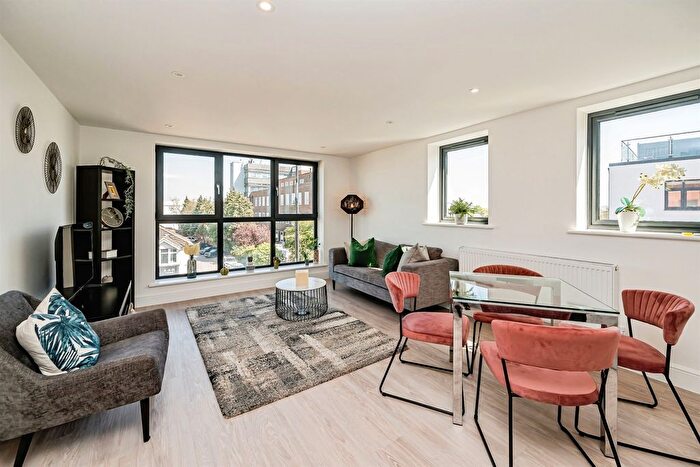 2 Bedroom Flat For Sale In New Street, Aylesbury, HP20