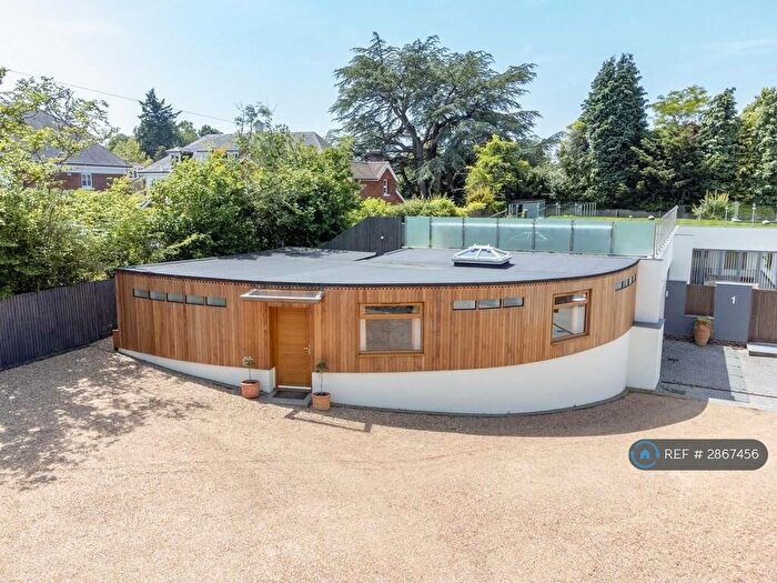 2 Bedroom Flat To Rent In Lewes Road, East Grinstead, RH19