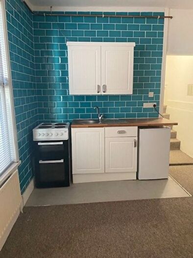 1 Bedroom Flat To Rent In Station Road, Westcliff-On-Sea, SS0