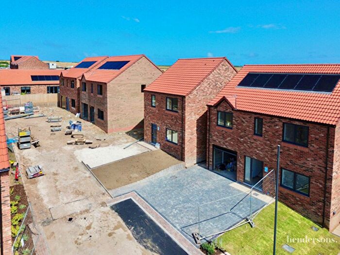 4 Bedroom Detached House For Sale In Joseph Banks Drive, Whitby, YO22