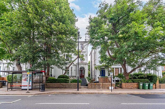 2 Bedroom Apartment To Rent In Abbey Road, West Hampstead, London, NW6
