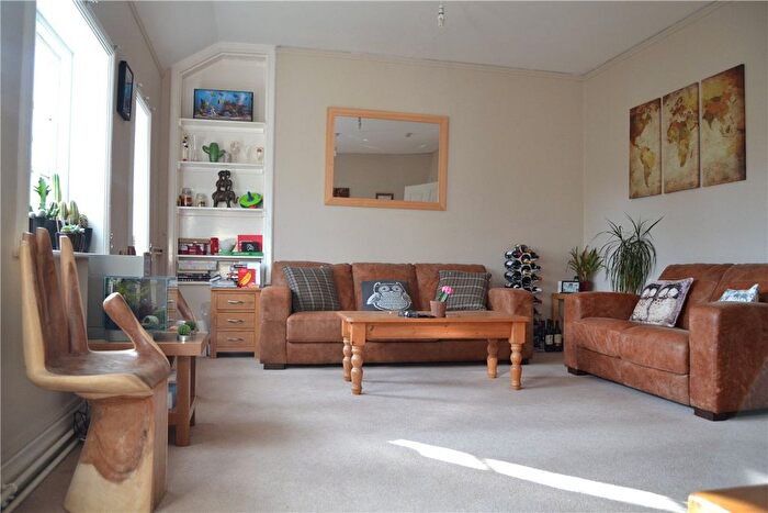 2 Bedroom Flat To Rent In Crookham Common, Thatcham, Berkshire, RG19