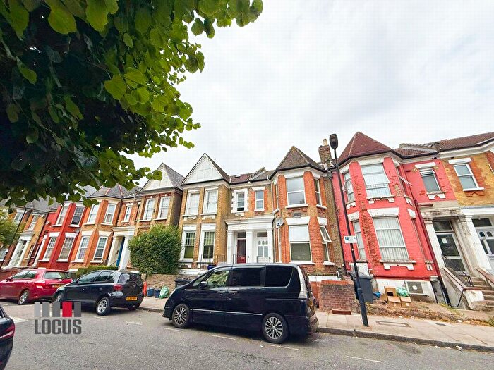 2 Bedroom Flat To Rent In Forburg Road, Hackney, N16