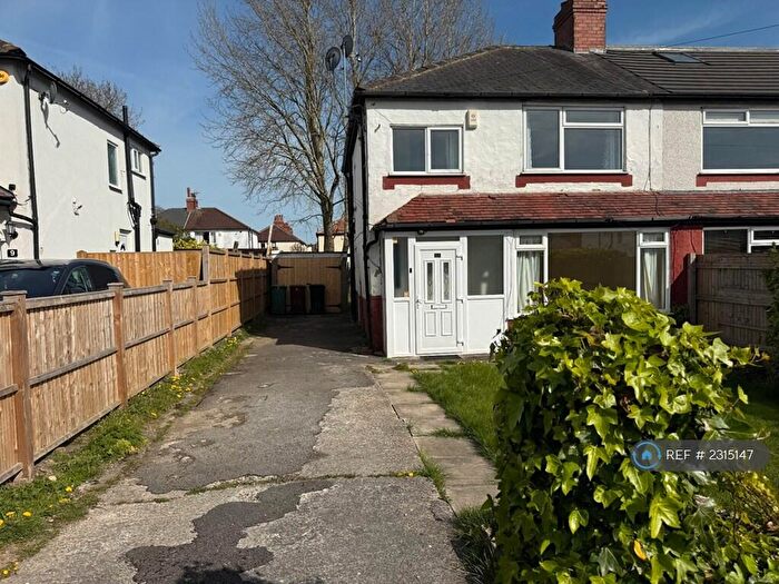 3 Bedroom Semi-Detached House To Rent In Talbot Gardens, Leeds, LS8