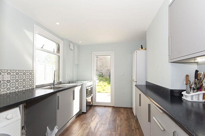 4 Bedroom Terraced House To Rent In Mitcham Road, Croydon, CR0