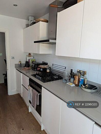 1 Bedroom Flat To Rent In Vicarage Grove, London, SE5