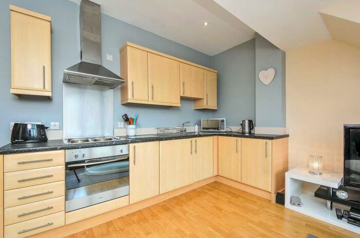 2 Bedroom Apartment To Rent In Carolina Road, Thornton Heath, CR7