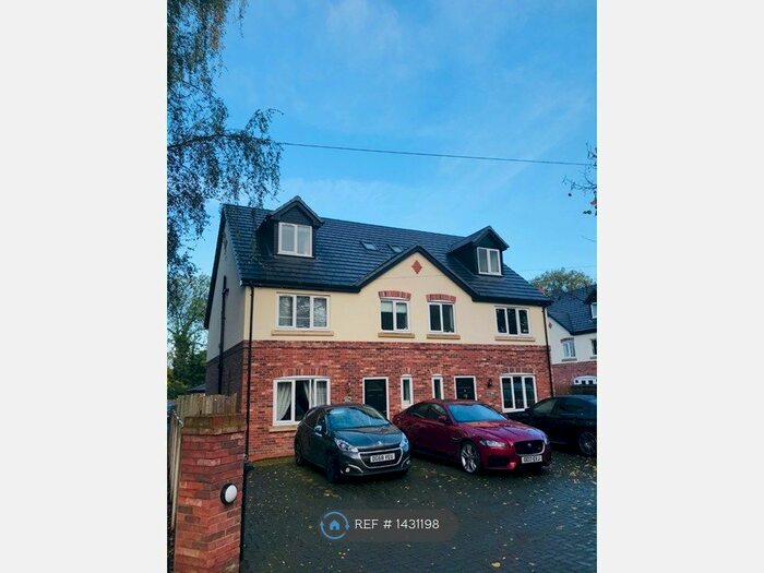 4 Bedroom Semi-Detached House To Rent In Rope Lane, Crewe, CW2