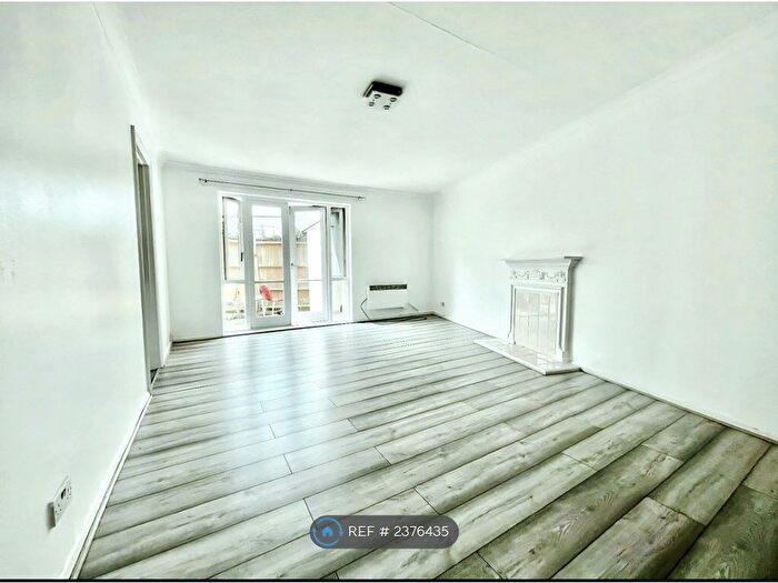 2 Bedroom Bungalow To Rent In Eastgate Close, London, SE28