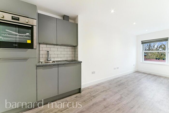 Studio To Rent In Spencer Road, East Molesey, KT8