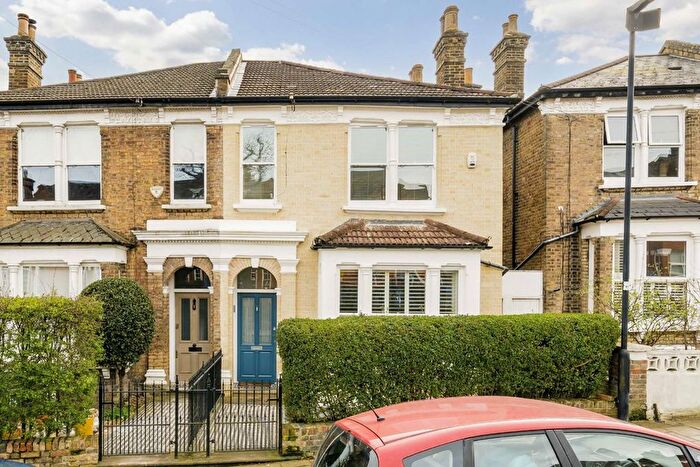 5 Bedroom Property For Sale In Wolfington Road, West Norwood, SE27