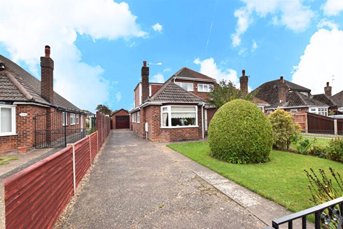 3 Bedroom Semi-Detached Bungalow For Sale In Fairfield Avenue, Scartho, Grimsby, DN33