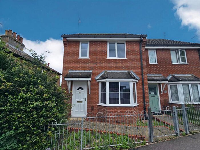 2 Bedroom End Of Terrace House For Sale In Commodore Road, Oulton Broad, NR32
