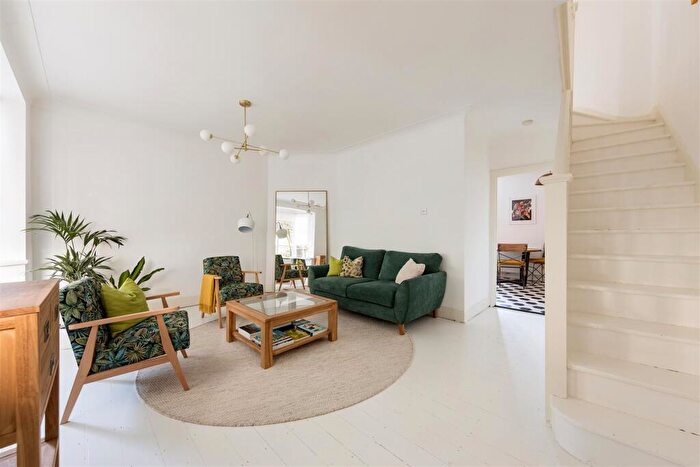 3 Bedroom House For Sale In Orford Road, Walthamstow, E17