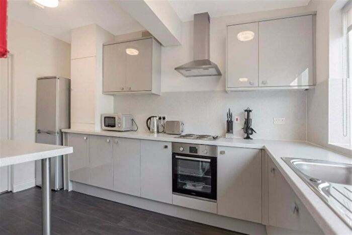 4 Bedroom Semi-Detached House To Rent In Bedroom Semi Detached House In Portland Street, Bristol, BS16