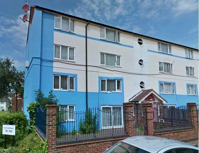 2 Bedroom Flat To Rent In Harlech Gardens, Heston, Hounslow, TW5