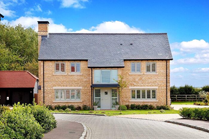 5 Bedroom Country House For Sale In Six Acres, Warborough, Wallingford, Oxfordshire, OX10