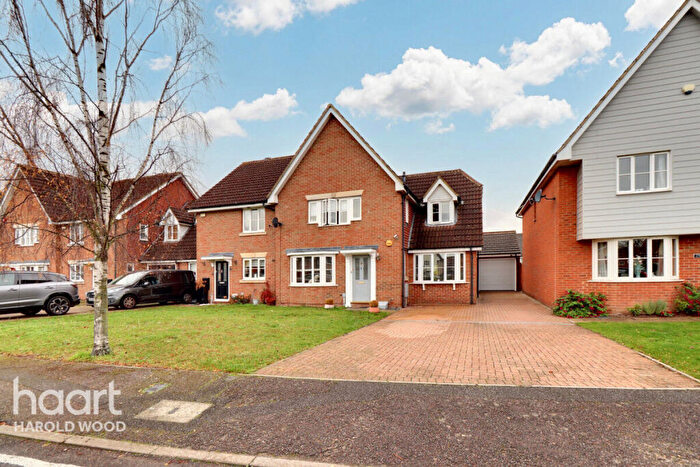 3 Bedroom Semi Detached House For Sale In Holt Road, Harold Hill, RM3