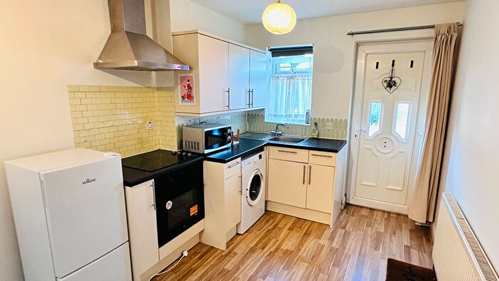 Studio To Rent In Hendon Way, London, NW2