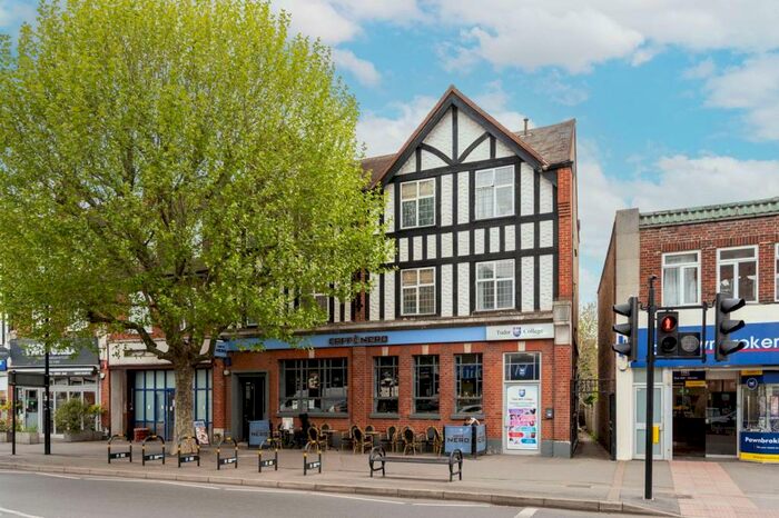 2 Bedroom Flat To Rent In Central Road, Worcester Park, KT4