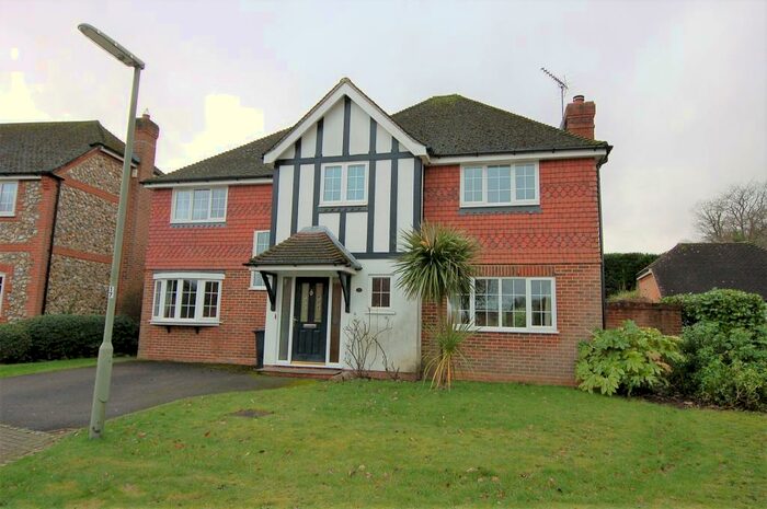 4 Bedroom Detached House To Rent In Heywood Drive, Bagshot, GU19