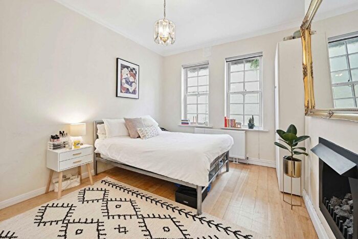3 Bedroom Flat To Rent In Gloucester Street, London, SW1V