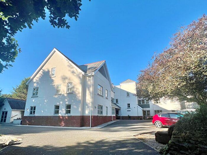 2 Bedroom Flat For Sale In Crapstone, Yelverton. A Supurb Second Floor Bedroomed Flat With En-suite In Gorgeous Position For The Over 's., PL20