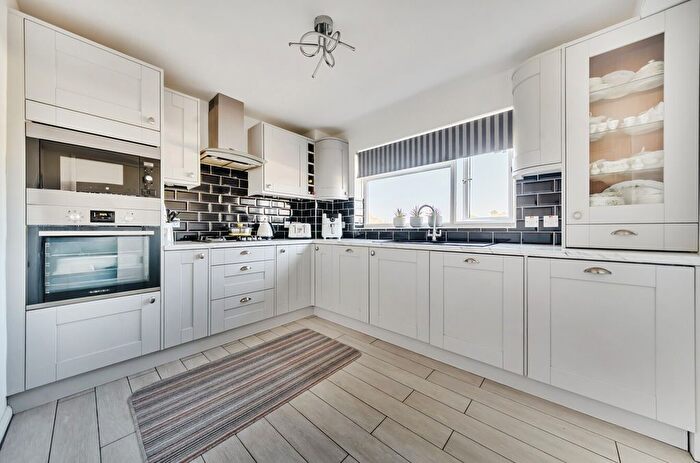 2 Bedroom Flat For Sale In Orchard Road, Bromley, BR1