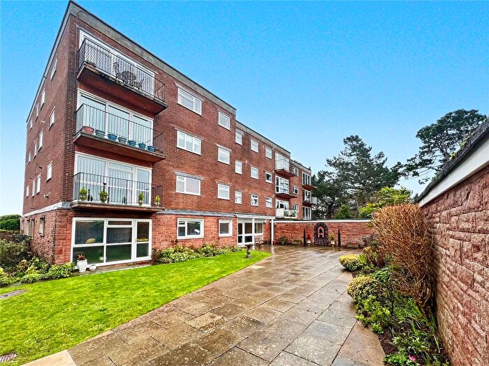 2 Bedroom Flat For Sale In Clanville Road, Minehead, Somerset, TA24