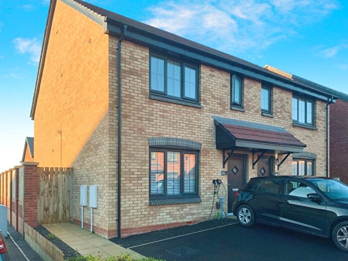 3 Bedroom Semi-Detached House To Rent In Halladay Close, North Shields, NE29