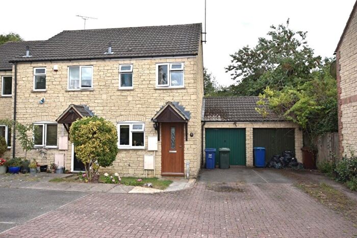 2 Bedroom Semi-Detached House To Rent In Whimbrel Close, Bicester, Oxfordshire, OX26