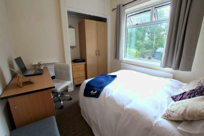 5 Bedroom Terraced House To Rent In Cranford Road, Northampton, NN2