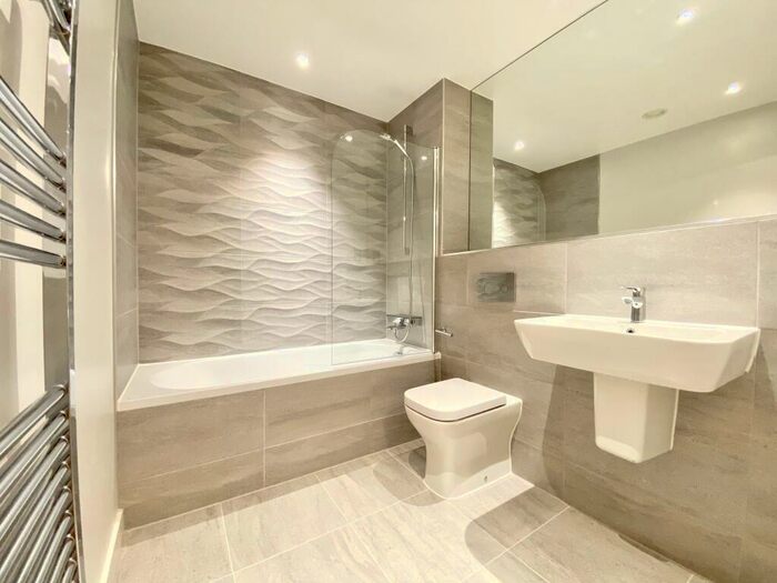 2 Bedroom Apartment To Rent In Wapping Wharf, Abel Yard, BS1