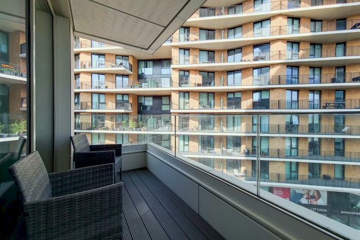 2 Bedroom Apartment To Rent In Starboard Way, London, E16
