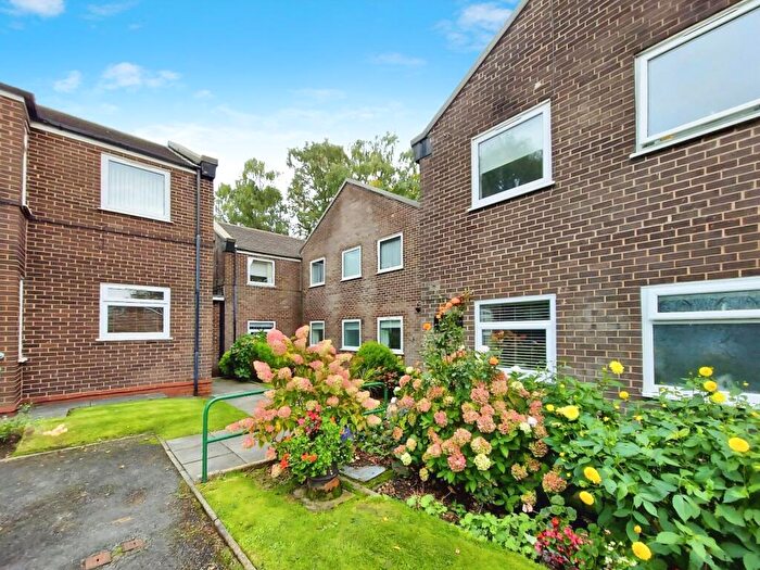2 Bedroom Flat For Sale In Pine Lodge, Roe Green Avenue, Worsley, M28