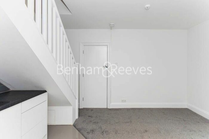 Studio To Rent In Madeley Road, Ealing, W5