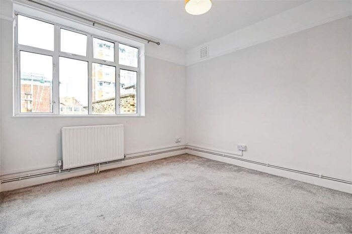 3 Bedroom Maisonette To Rent In Aveline Street, Kennington, SE11