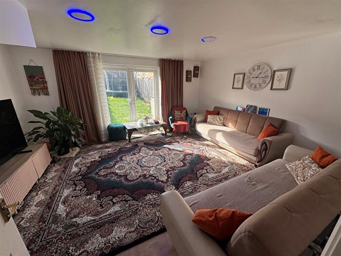 3 Bedroom End Terrace House For Sale In Pel Crescent, Oldbury, B68