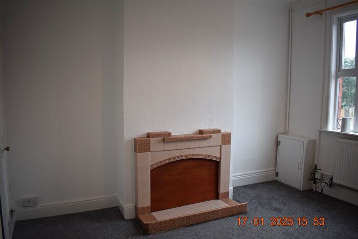 2 Bedroom End Of Terrace House To Rent In Castle Road, Nuneaton, CV10