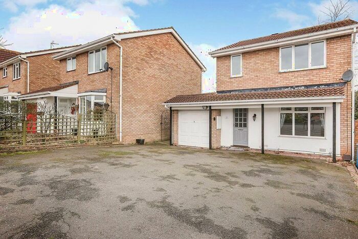 3 Bedroom Detached House To Rent In Richmond Drive, Perton, Wolverhampton, Staffordshire, WV6